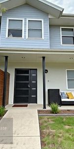 MODERN SPACIOUS HOME - Photo 4