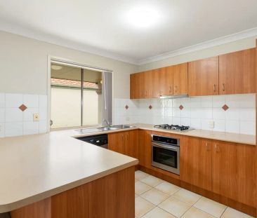 “Spacious & Modern 3-Bedroom Home Opposite Parkland” - Photo 2