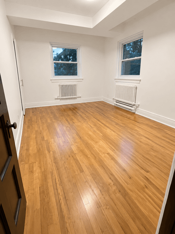 5010 Macdonald - Spacious 4.5 Bedroom Apartment for Rent - Photo 5