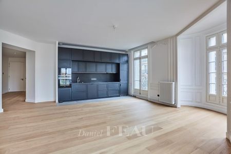 Appartement à louer à Paris 8Ème - Photo 2