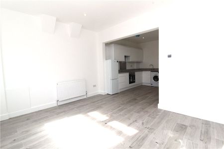 Leavesden Road, Watford, Hertfordshire, WD24 5EG - Photo 4