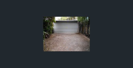 Location, style and period appeal - Photo 4