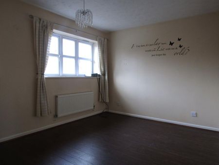 3 bedroom semi-detached house to rent - Photo 3