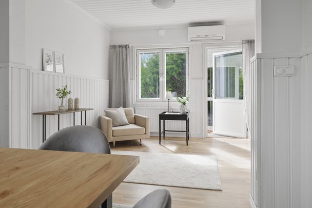 Säbyholmsvägen, Rosersberg - Photo 1