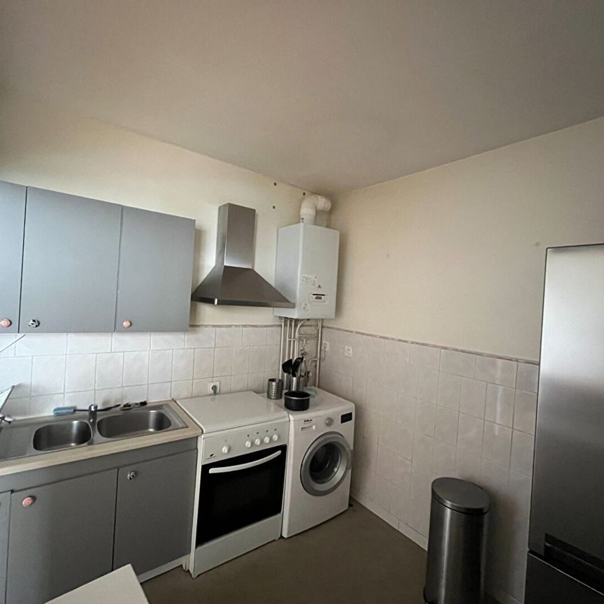 T2 bis - Place des enfants Nantais - Location Appartement nantes : 65 m2 - Photo 1