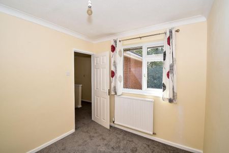 4 bedroom detached house to rent - Photo 4