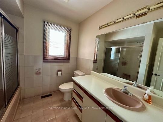 For Lease - 270 Arnold Avenue, Vaughan, Ontario - Photo 1