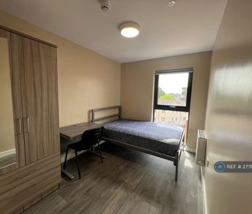 6 bedroom flat to rent - Photo 5