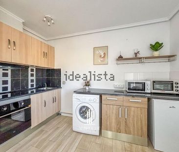 Alquiler de chalet adosado en Centro - Photo 3