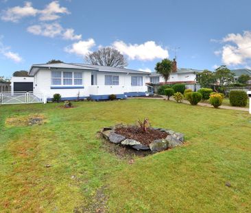 Family Home - Photo 5