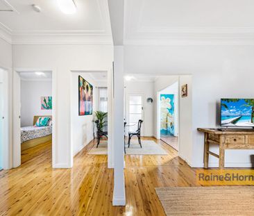 LOVELY TWO BEDROOM HOME - Photo 5