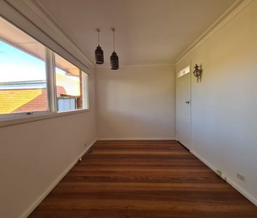 32 Leicester Avenue, Glen Waverley, Vic 3150 - Photo 1