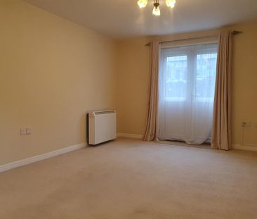 2 bedroom ground floor flat to rent - Photo 2