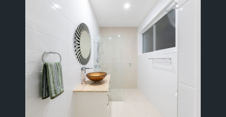 EXCLUSIVE LAKEFRONT LUXURY WITH PANORAMIC GOLF COURSE VIEWS - Photo 2