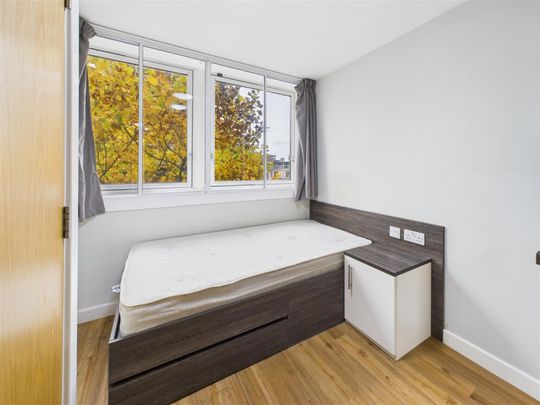 1 bedroom Studio flat to rent - Photo 1