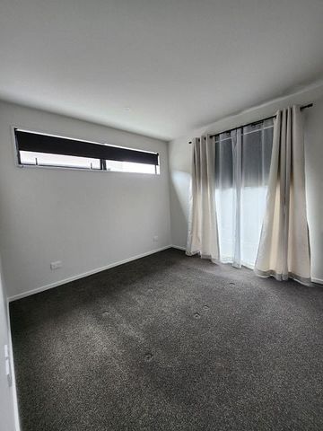 Modern home in the heart of Wainuiomata! - Photo 2