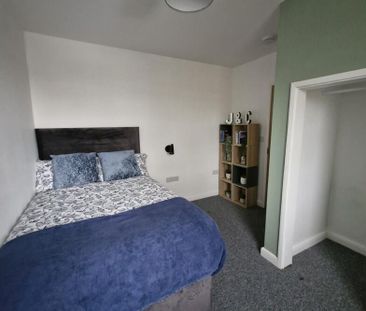 1 bedroom in a house share to rent - Photo 4