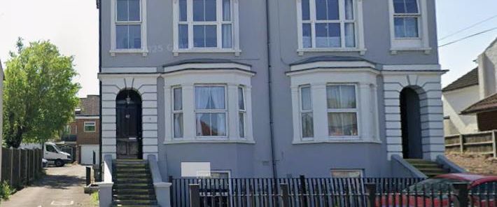 Ash Road, Aldershot GU12, London - Photo 1