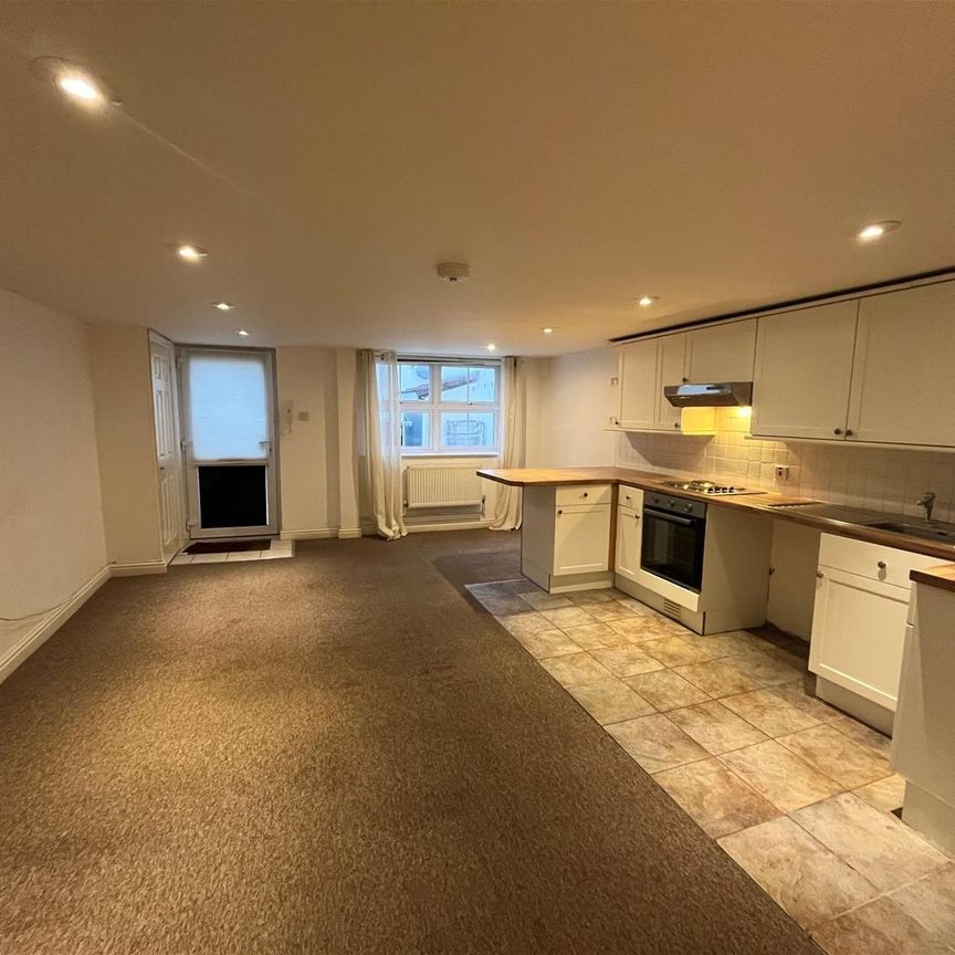 Longreach Cottage, 18 Orchard Place, Weston-Super-Mare - Photo 1