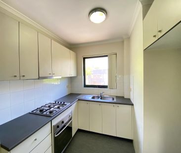 Modern 2 Bedroom Apartment - Photo 5