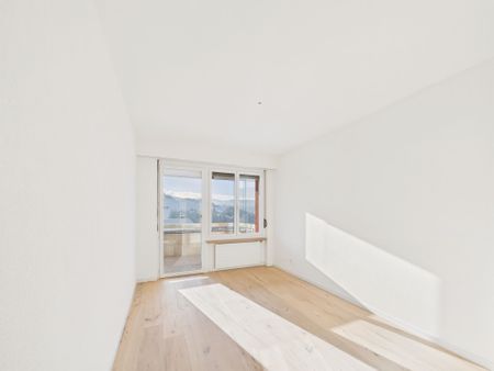 Modern living gem in Eggersriet, canton SG – freshly renovated - Photo 2