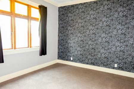 SOUTH HILL FAMILY HOME - Photo 4