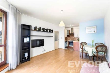 Pronájem útulného bytu 2+kk s balkonem a parkovacím stáním – Velké Přílepy - Photo 4