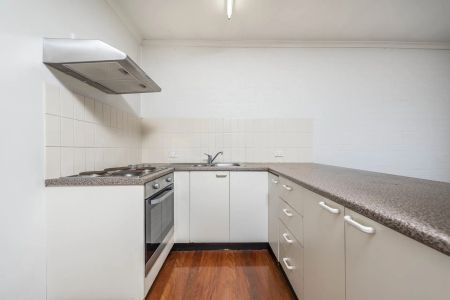 Great Location and Ready to Move Straight Into - Photo 5