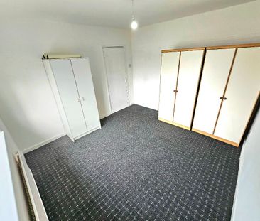 Chertsey Close, Gorton, Manchester, M18 - Photo 2