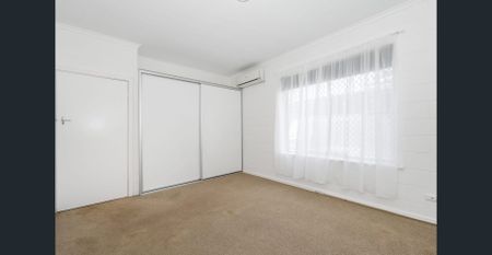 1 Bedroom ground floor walk to beach - Photo 3