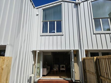 Chic 2BR Townhouse! - Photo 2