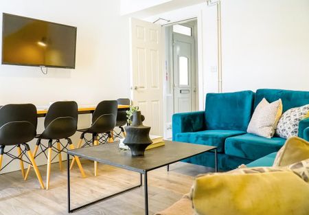 1 bedroom in a house share to rent - Photo 4