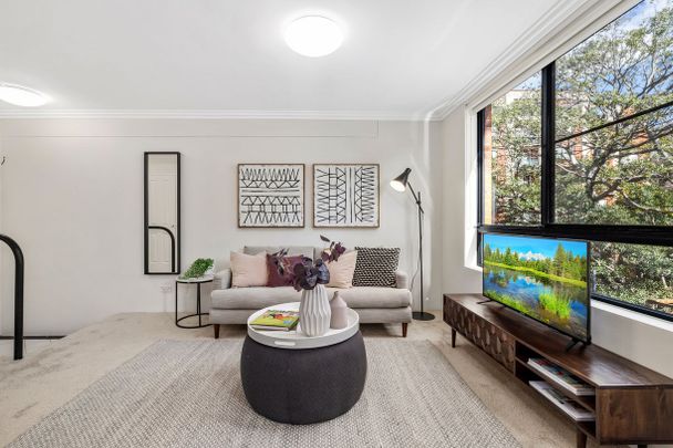 Stylish Urban Living in the Heart of Pyrmont - Photo 1