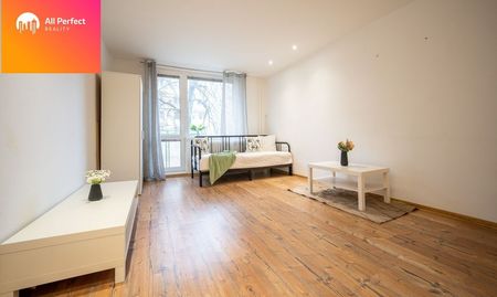 Priestranný 1-izbový byt na prenájom - Fotografia 5