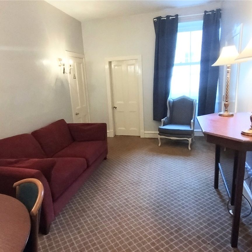 3 bedroom apartment to rent - Photo 1