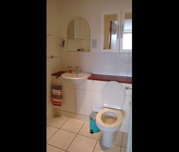 2 Bed Flat, Leamore Court, E2 - Photo 4