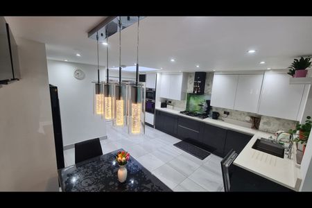 3 Bed Terraced House, Warden Avenue, HA2 - Photo 5