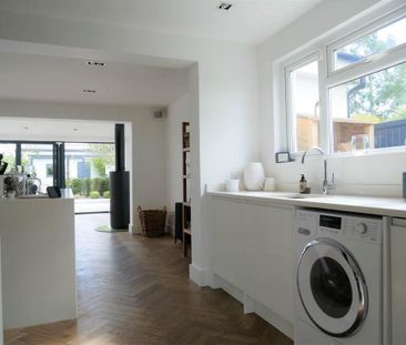 3 bedroom semi-detached house to rent - Photo 5