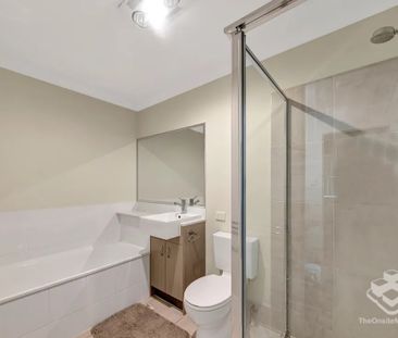 Modern 3-Bedroom Townhouse in a Convenient Dinmore Location - Photo 5
