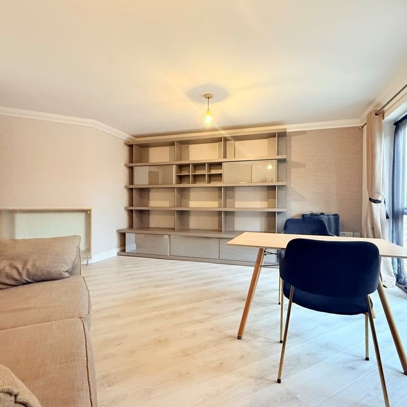 Gloucester Court - Photo 1