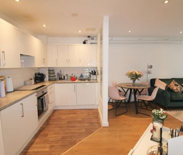 2 bedroom apartment to rent - Photo 4