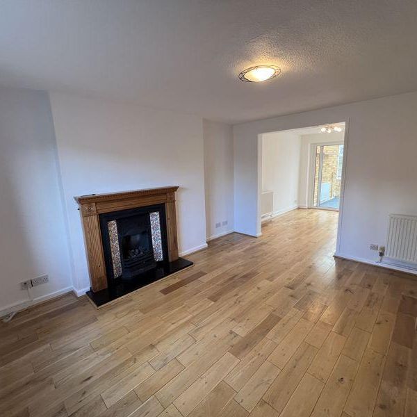 3 bedroom semi-detached house to rent - Photo 1