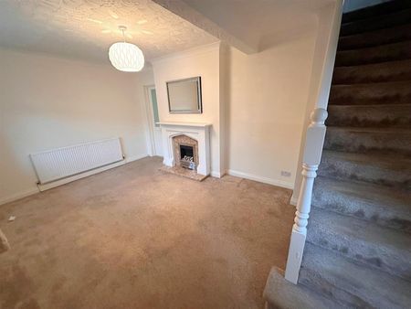 3 bedroom House To Let - Photo 2