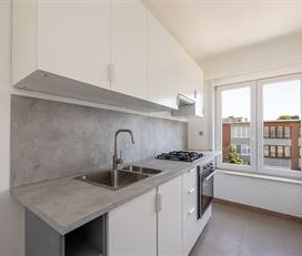 Instapklaar appartement met terras op toplocatie tussen Ertbrugge e... - Photo 3