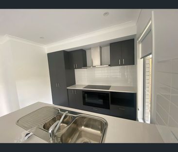 4 Viridian Rd, Palmview, Qld 4553 - Photo 1