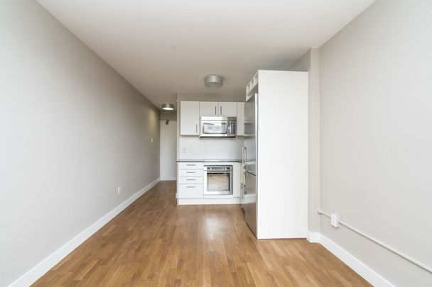 798 Richmond Street West - Photo 1