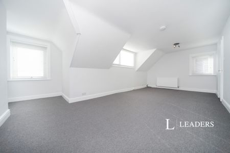 2 bedroom apartment to rent Sea Road, Felixstowe, IP11 - Photo 2