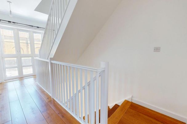 3 bedroom terraced house to rent - Photo 1