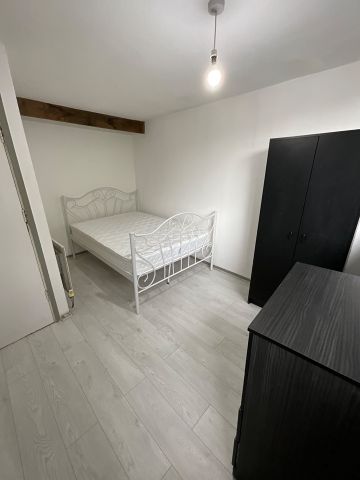 3 Bed Flat, Woodsley Road, LS3 - Photo 3