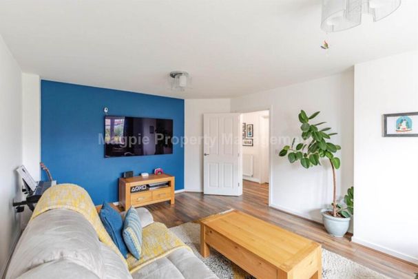 Price £1,695 pcm - Available 27/11/2025 - Unfurnished - Photo 1